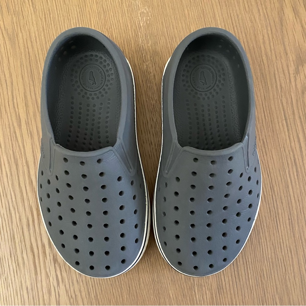 NATIVE SHOES Miles Slip Ons
